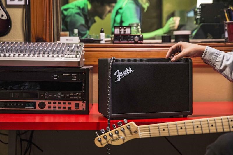 һܹԦκ̨䡪 Fender Mustang GT 40